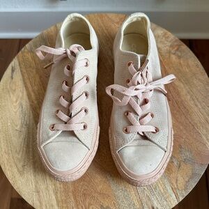 Converse baby pink and rose gold suede leather low tops sz: 6